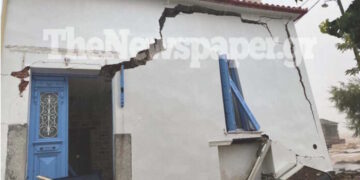 Alldaynews.gr Σπίτια έχουν πέσει μέσα σε ρέμα στο χωριό Χόρτο στο Πήλιο! Σκαρφάλωσαν στα δέντρα για να σωθούν από τους χειμάρρους