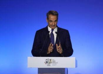 Ένας επιπλέον μισθός τον χρόνο για 660.000 υπαλλήλους του Δημοσίου – Επίδομα «προσωπικής διαφοράς» για τους συνταξιούχους