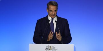 Alldaynews.gr Ένας επιπλέον μισθός τον χρόνο για 660.000 υπαλλήλους του Δημοσίου – Επίδομα «προσωπικής διαφοράς» για τους συνταξιούχους