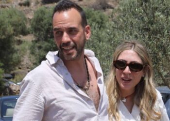 Alldaynews.gr Πάνος Μουζουράκης: Η πρώτη φωτογραφία με την 4 κιλών μπέμπα του!