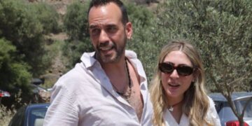 Alldaynews.gr Πάνος Μουζουράκης: Η πρώτη φωτογραφία με την 4 κιλών μπέμπα του!