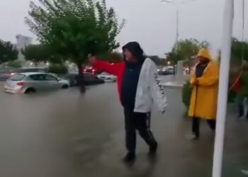 Έξαλλος ο Αχιλλέας Μπέος: Φώναζε στους οδηγούς “πού πάτε ρε ‘σεις;” (video)