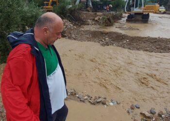 Αχιλλέας Μπέος: Περιμένουμε τον Στέφανο Κασσελάκη στον Βόλο – Να πάρει και τον Τάιλερ μαζί του, να πιάσουν τα φτυάρια