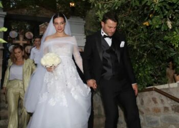 Δάκρυσε ο Ντάνος στον γάμο: Απούσα η μητέρα του που δίνει μάχη στην εντατική[video]