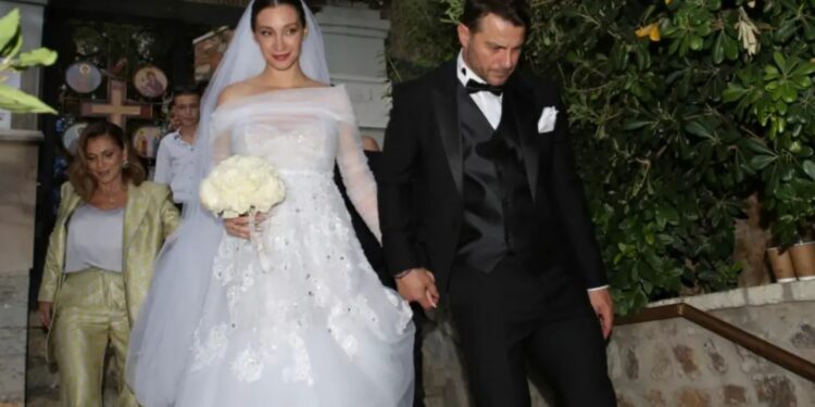 Δάκρυσε ο Ντάνος στον γάμο: Απούσα η μητέρα του που δίνει μάχη στην εντατική[video]