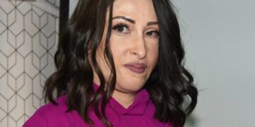 Σοκάρει η Ιωάννα Παλιοσπύρου: «Αν μου ξαναρίξουν βιτριόλι μην ψάχνετε»-Τα μηνύματα που της έστειλε παντρεμένος