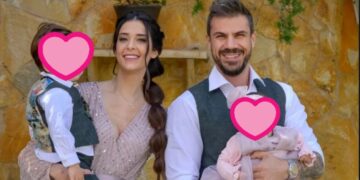 Alldaynews.gr Άκης Πετρετζίκης: Δείτε την απίστευτη τσάντα που αγόρασε στον γιο του για τον παιδικό σταθμό