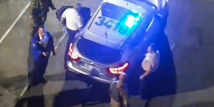 Blue Horizon – Attica Group: Για ανθρωποκτονία από κοινού κατηγορούνται καπετάνιος και τα 3 μέλη του πληρώματος – Η στιγμή της σύλληψης