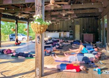 «Ντου» της αστυνομίας σε μάθημα γιόγκα! Νόμιζαν ότι έγινε… μαζική δολοφονία