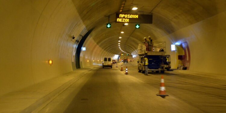 Alldaynews.gr Δέσποινα Βανδή – Βασίλης Μπισμπίκης: Σχέδια γάμου για το ερωτευμένο ζευγάρι – Ο κουμπάρος “έκπληξη”