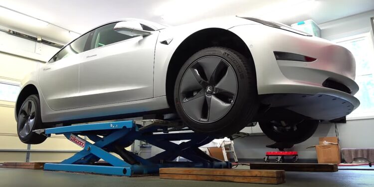 Alldaynews.gr Απίστευτο: Δείτε πόσα πλήρωσε για τη συντήρηση του Tesla του