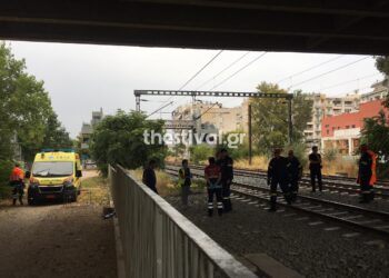 Νέα τραγωδία: Τρένο παρέσυρε και σκότωσe νεαρή γυναίκα- Διαμeλισμένο το σώμα της (φωτο, video)