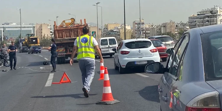 Alldaynews.gr Κηφισό τροχαίο φορτηγό