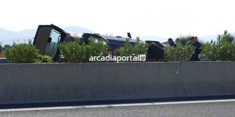 Alldaynews.gr Τραγωδία με μία νεκpή και έναν τραυματία σε τροχαίο: Έχασε τον έλεγχο και καρφώθηκε στο διαχωριστικό (φωτο, video)