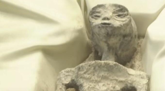 Alldaynews.gr Ερευνητής UFO παρουσίασε στο Κογκρέσο δύο «μη ανθρώπινα» πτώματα (video)