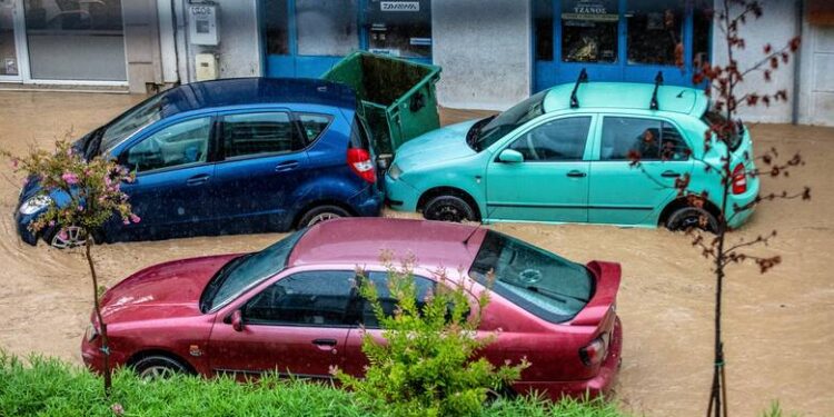 Alldaynews.gr Κακοκαιρία Daniel: Εγκλωβισμένοι στο Βόλο μαθητές από τα Τρίκαλα που θα έδιναν εξετάσεις (video)