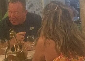 Αυτοί είναι οι Βρετανοί που έτρωγαν σε ταβέρνες στην Κρήτη και έφευγαν χωρίς να πληρώσουν