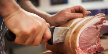 Alldaynews.gr Χειροπέδες σε κρεοπώλη Σούπερ Μάρκετ – Τον έπιασαν να κλέβει κρέας!