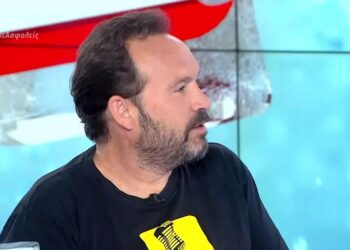 Κώστας Μακεδόνας: «Φρίκαρα όταν μου είπαν πως πρέπει να αλλάξω το επίθετό μου»