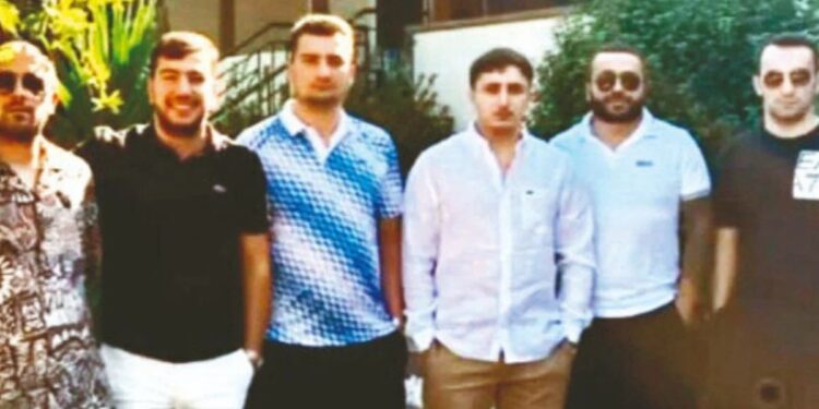 Alldaynews.gr Λούτσα: Το sms που έλαβαν οι «6» 10 λεπτά πριν το μακελειό – Πρώην πράκτορας ο 32χρονος Τούρκος του «Ελ. Βενιζέλος»