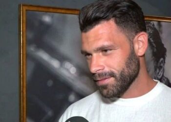 Alldaynews.gr Τα είπε όλα με 2 λέξεις: O Στάθης Σχίζας σπάει τη σιωπή για τον άγριο καβγά με την Παναγιώταρου στα μπουζούκια