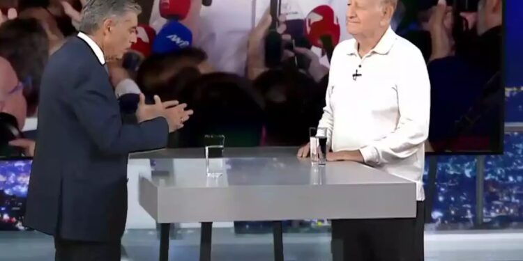 Alldaynews.gr Πατέρας Στέφανου Κασσελάκη: «Έχω εξαιρετική άποψη για τον Μητσοτάκη – Μπορεί να τον κερδίσει ο γιος μου»