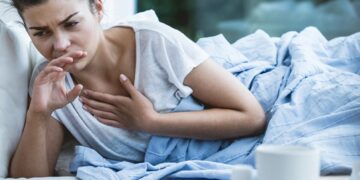 Καρκίνος του πνεύμονα: 4 συμπτώματα που μπορεί να εμφανιστούν το πρωί και δεν πρέπει να αγνοήσετε