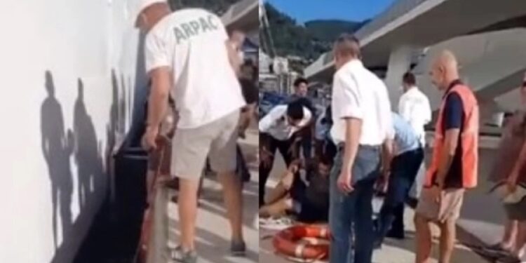 Alldaynews.gr Μητέρα ούρλιαζε απεγνωσμένα όταν ο γιος της έπεσε στη θάλασσα: Ο πατέρας βούτηξε για τον σώσει (video)