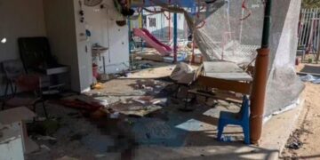 Alldaynews.gr Γροθιά στο στομάχι η επίθεση της Χαμάς σε νηπιαγωγείο: «Πολλά παιδιά σκοτώθηκαν εδώ»