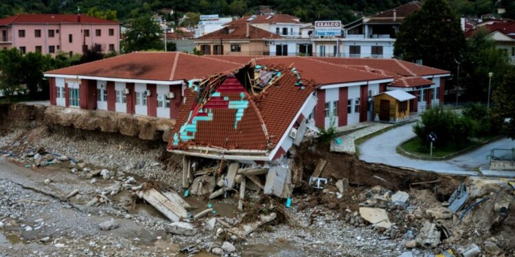 Alldaynews.gr Μεγάλο συλλαλητήριο στην Καρδίτσα: «Ζητάμε τις ζωές μας πίσω»