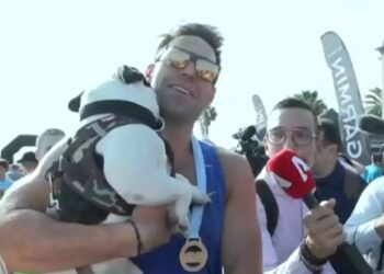 Alldaynews.gr Κασσελάκης: Έτρεξε με τον Τάιλερ στο Spetses Mini Marathon