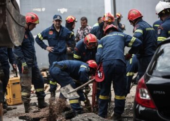 Τραγωδία στον Πειραιά:  Νεκρός ο 35χρονος άντρας που έπεσε σε φρεάτιο