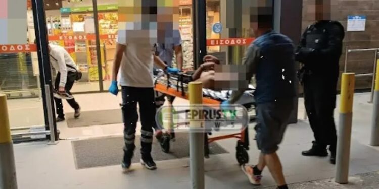 Ιωάννινα: Αιματηρό επεισόδιο σε σούπερ μάρκετ – Τσακώθηκαν και τον μαχαίρωσε[Φωτογραφίες]