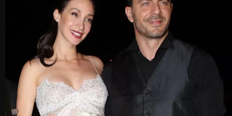 Alldaynews.gr Γιώργος Αγγελόπουλος: Ανακοινώθηκε η εγκυμοσύνη της Δήμητρας Βαμβακούση – Περιμένουν δίδυμα;