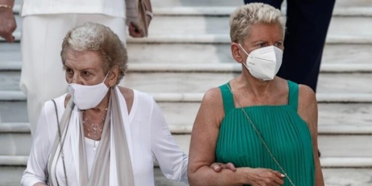 Η μητέρα της Ακρίτα, Σύλβα, απάντησε στον Μπέο: «Είμαι εδώ με τον Άγιο Πέτρο και σας υποδεχόμαστε αν συμφωνεί ο Υψιστος»