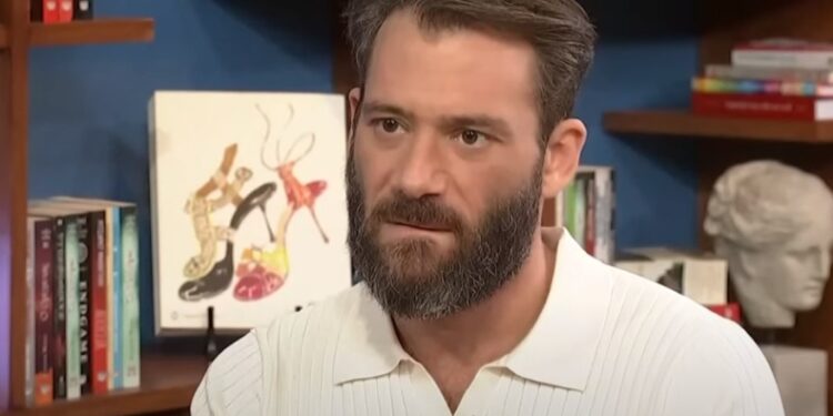 Αντίνοος Αλμπάνης: «Μεγαλώνω παιδί και φοβάμαι τρία πράγματα, το ένα ότι θα μου βγει π@@#$&ς»