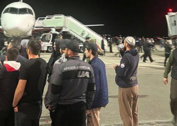 Alldaynews.gr Σκηνικό τρόμου στο αεροδρόμιο ‑ Έψαχναν Ισραηλινούς και φώναζαν «Αλλάχου Ακμπαρ»