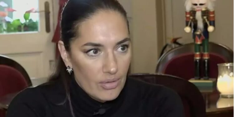 Νόνη Δούνια