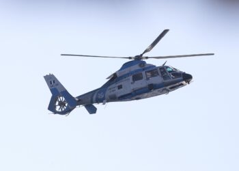 Alldaynews.gr Σοκ στην Πιερία: Ελικόπτερο του Λιμενικού παρέσυρε ομπρέλες στην παραλία-Τραυματίστηκε 42χρονη (video)