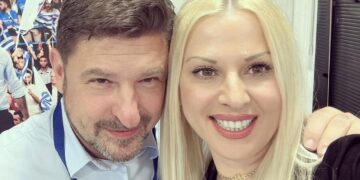 Alldaynews.gr Η σύζυγος του Νίκου Χαρδαλιά δηλώνει ακόμη ερωτευμένη μαζί του