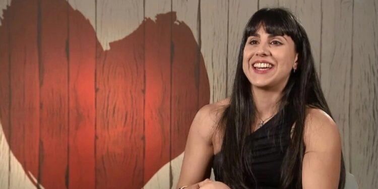 Alldaynews.gr Επικό ραντεβού στην εκπομπή First Dates με θεωρίες συνομωσίας: «Η Γη είναι επίπεδη και η κυβέρνηση μάς ελέγχει»