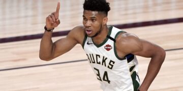 Alldaynews.gr Τίναξε την «μπάνκα» στον αέρα ο Αντετοκούνμπο: To ΝΕΟ συμβόλαιο που υπέγραψε με τους Μιλγουόκι Μπακς ζαλίζει