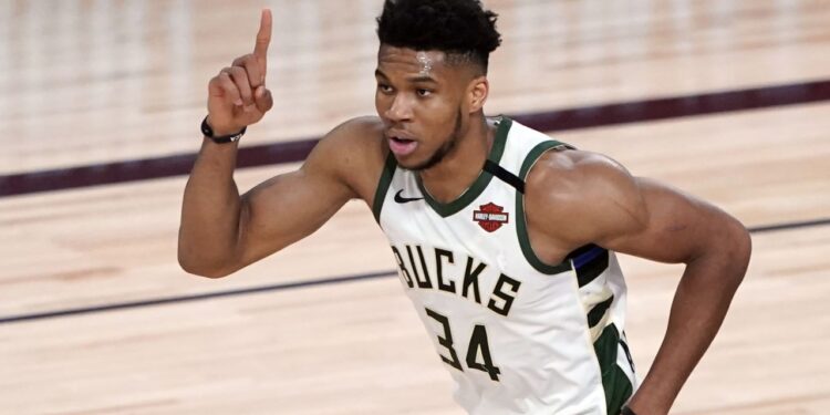 Alldaynews.gr Τίναξε την «μπάνκα» στον αέρα ο Αντετοκούνμπο: To ΝΕΟ συμβόλαιο που υπέγραψε με τους Μιλγουόκι Μπακς ζαλίζει