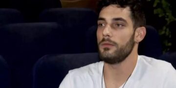 Alldaynews.gr Καρυωτάκης: “Δέχθηκα μπούλινγκ, όχι μόνο για την εμφάνιση μου… Ζούσα σε κλειστή κοινωνία και αυτό τα λέει όλα”