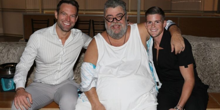 Στέφανος Κασσελάκης: Με τον Τάιλερ στην παράσταση του Κραουνάκη στο Ηρώδειο