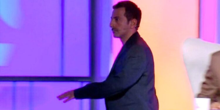 Alldaynews.gr My Style Rocks: Ο Στέλιος Κουδουνάρης αποχώρησε από το πλατό – Τι τον έβγαλε κυριολεκτικά από τα ρούχα του (video)