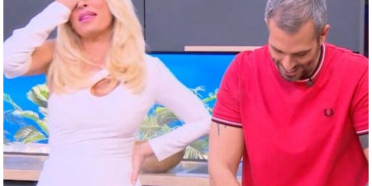 Alldaynews.gr Ελένη Μενεγάκη: Προκάλεσε «εγκεφαλικό» στον Γιώργο Τσούλη με την on air γκάφα της – Τι λέω Χριστέ μου;»