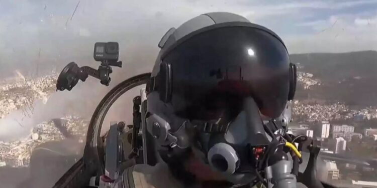 Alldaynews.gr 28 Οκτωβρίου 2023: Ποιος είναι ο σμηναγός Χρήστος Χαρίτος που ανατρίχιασε με το μήνυμά του τους Έλληνες