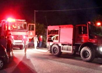 Σοκ στην γειτονιά: Μέθυσε και έβαλε φωτιά στο σπίτι της πρώην συζύγου του και μετά ξαναγύρισε στο μπαρ