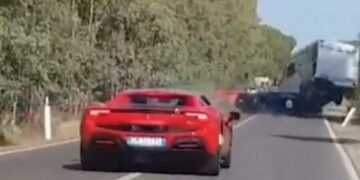 Alldaynews.gr Φονική καραμπόλα με Ferrari και Lamborghini – Δύο νεκpοί και ένα βίντεο που κόβει την ανάσα στη Σαρδηνία